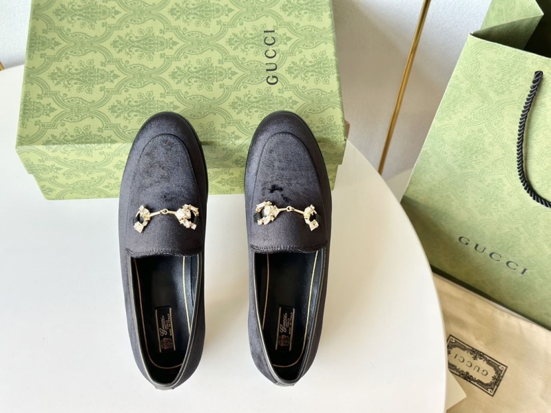 Gucci Flat Shoes